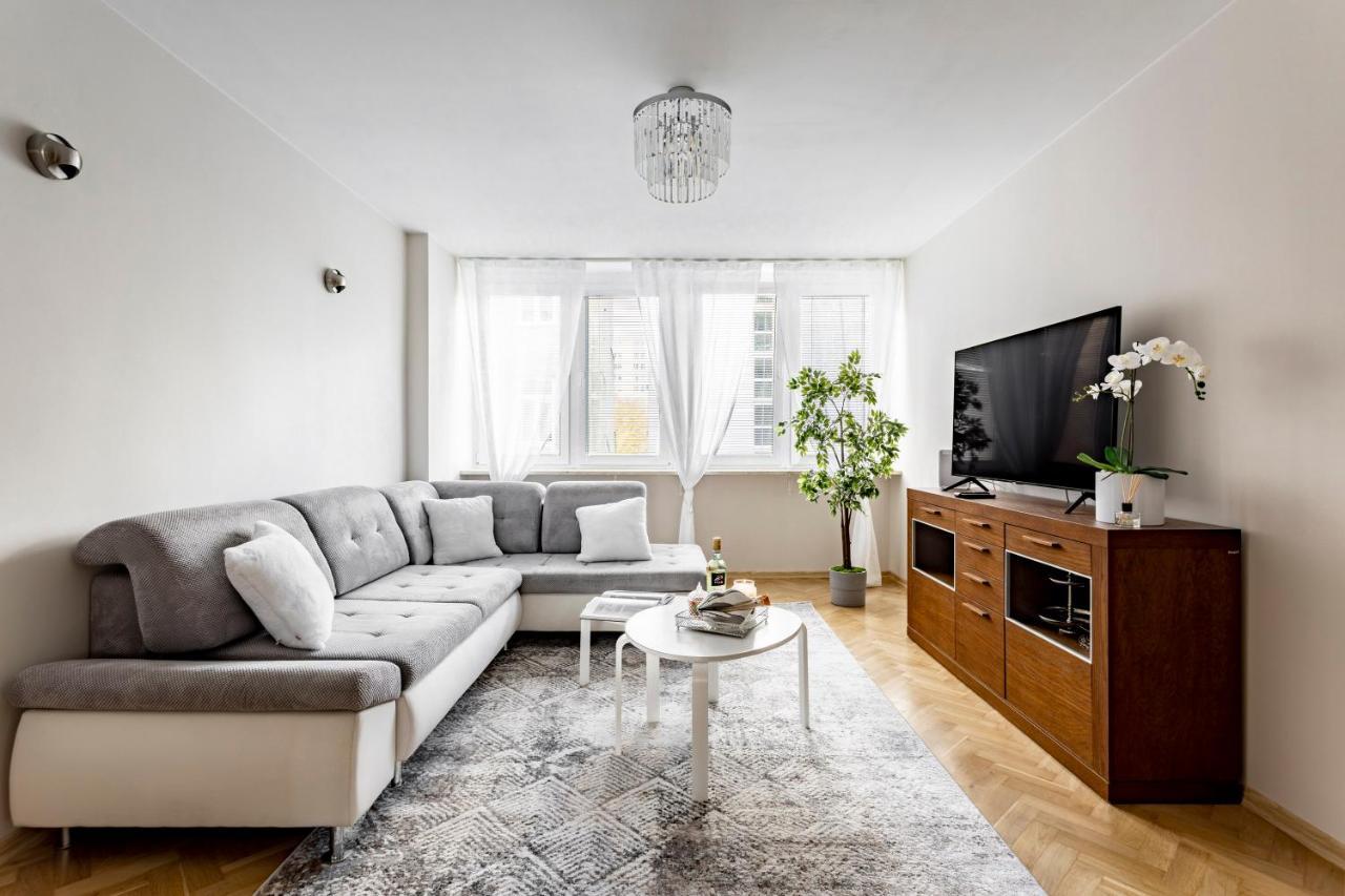 Hala Mirowska Apartments Warsaw Exterior photo