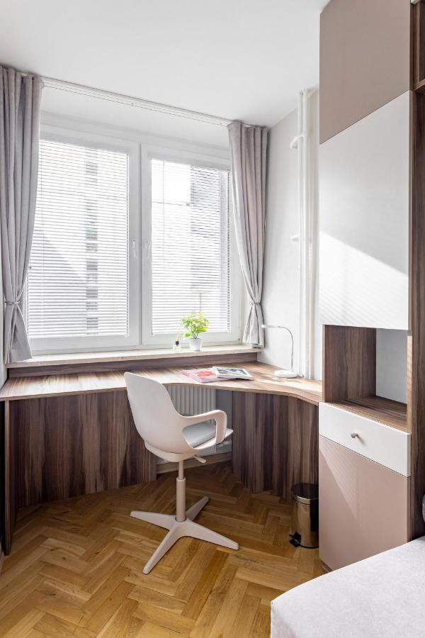 Hala Mirowska Apartments Warsaw Exterior photo